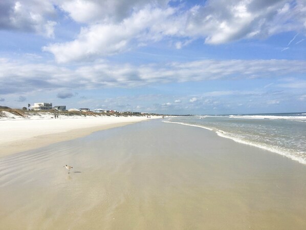 Beach nearby - Treetop Beach Condo Sleeps 7! (St. Augustine)