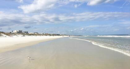 Treetop Beach Condo Sleeps 7!