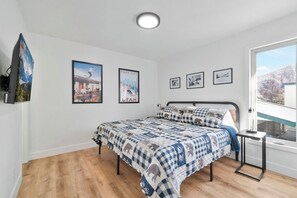 4 makuuhuonetta, silitysrauta/-lauta, ilmainen Wi-Fi, vuodevaatteet