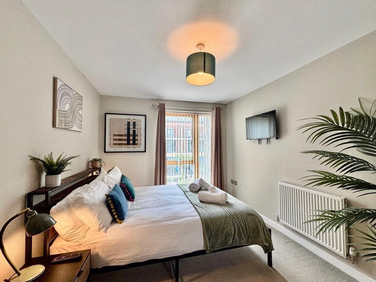 2 bedrooms, iron/ironing board, free WiFi