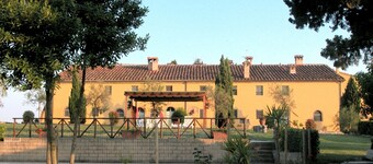 Nice Apartment in Guasticce With Pool