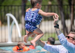 Outdoor pool - The Liney Moon (Dripping Springs)