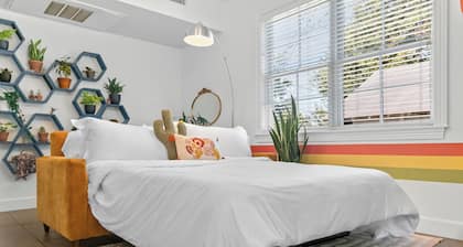 Charming Urban Retreat near Dickson St.