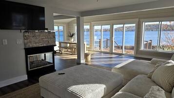 Televisor intel·ligent i llar de foc