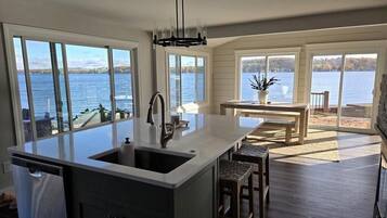 Frigorífic, microones, forn i placa de cuina