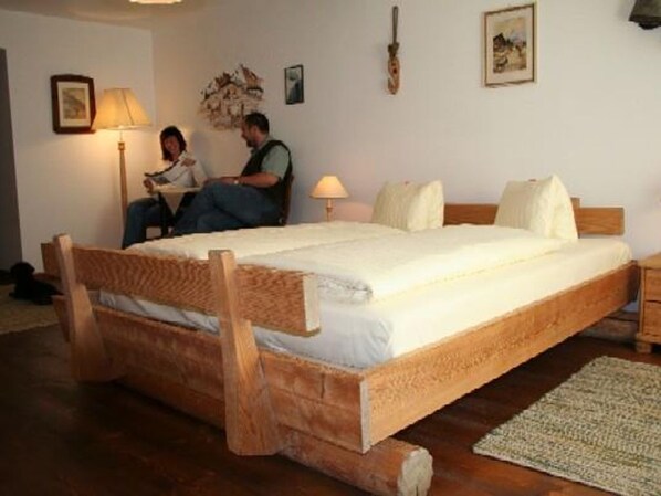 1 bedroom, travel cot, WiFi