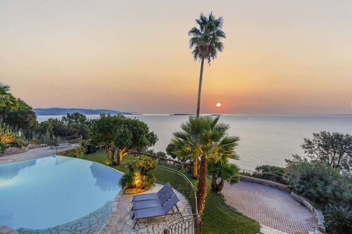 Magnifique villa avec vue sur mer et belle piscine