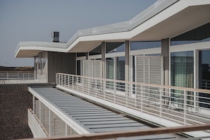 Deluxe Loft | Hypo-allergenic bedding, in-room safe, blackout drapes - Silt & Sand Langeoog (Langeoog)