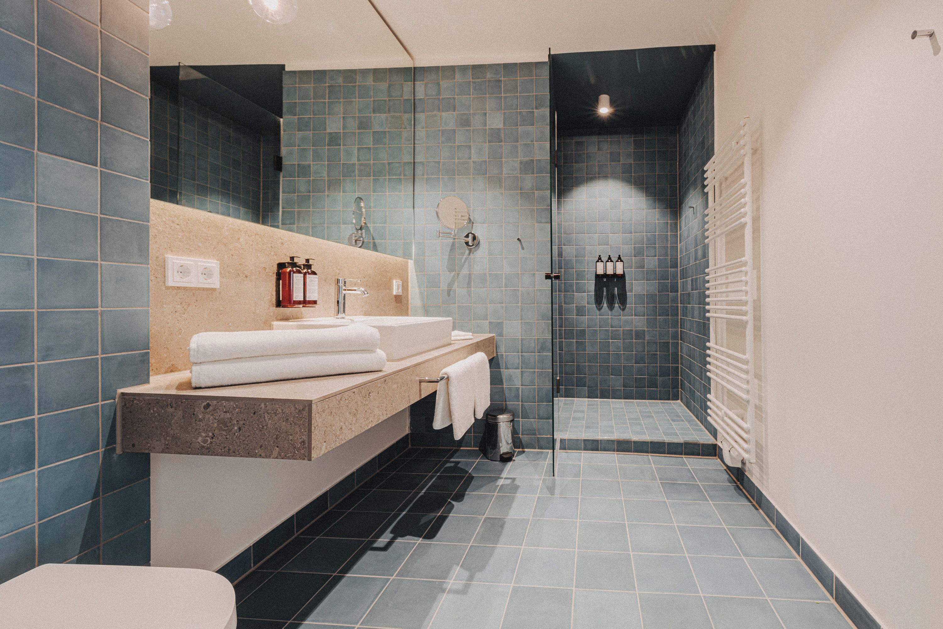 Deluxe Loft | Bathroom