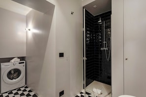 Apartment | Bathroom