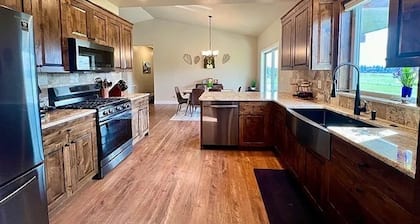 Charming 3-bedroom home in serene Columbia Falls, "The Gateway to Glacier"