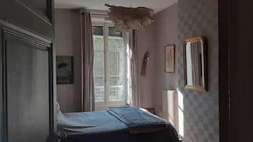 2 chambres, fer et planche à repasser, Wi-Fi, draps fournis