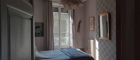 2 makuuhuonetta, silitysrauta/-lauta, Wi-Fi, vuodevaatteet