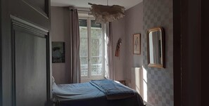 2 slaapkamers, een strijkplank/strijkijzer, wifi, beddengoed