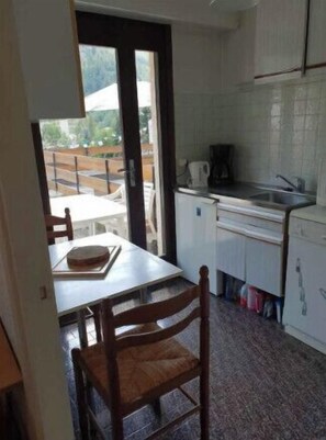 冰箱、烤箱、洗碗机、茶具/咖啡用具