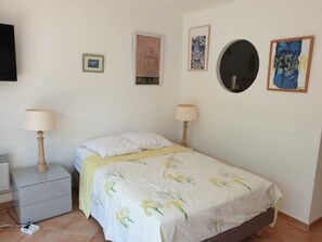 Ferros/tábuas de passar roupa, Wi-Fi, roupa de cama