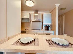 Frigorifero, microonde, forno, lavastoviglie