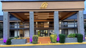 Front of property - Brookwood Inn (Charlotte)