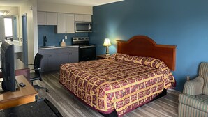King Studio with Kitchenette, Non-Smoking | WiFi (free) - Brookwood Inn (Charlotte)
