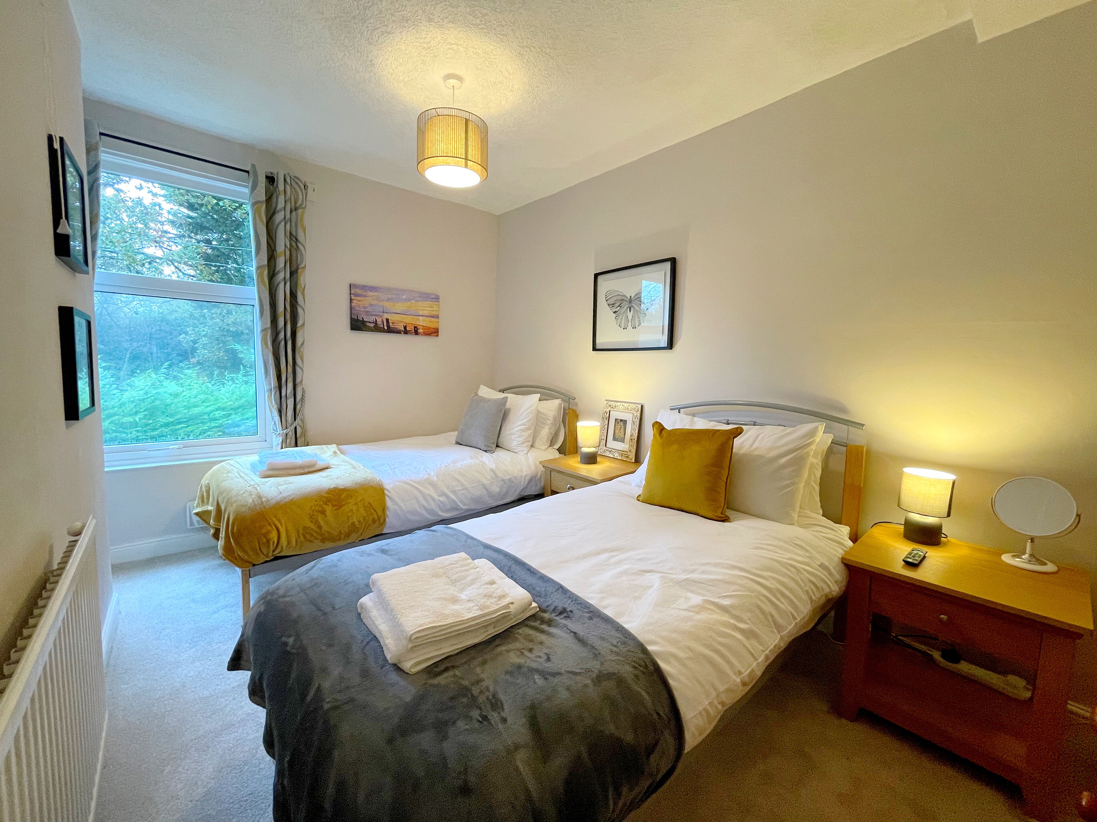 2 soverom, strykejern/-brett, internettilgang og sengetøy