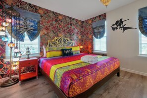 10 Schlafzimmer, Schreibtisch, Bügeleisen/Bügelbrett, Reisekinderbett