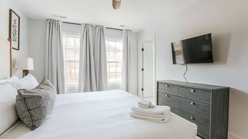 4 bedrooms, iron/ironing board, free WiFi, bed sheets