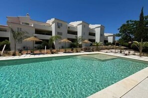 Pool - Apartment Vale Lobo: Sea, Golf & Beautiful Pool ! (Almansil)