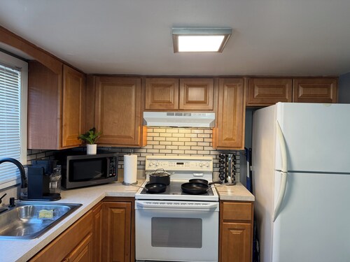 Modern 1BR Near DC – Quiet Comfort, Fast Commute