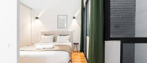 1 bedroom, iron/ironing board, internet, bed sheets