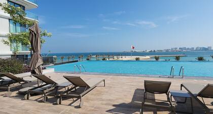 Luxury 5-Star Hotel Beachfront Resort.
Walking ditance to Marassi Galleria Mall.