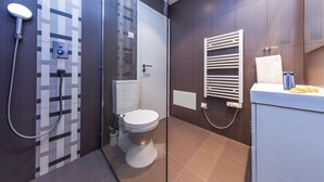 Douche, serviettes fournies