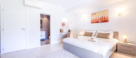 4 bedrooms, cribs (surcharge), bed sheets
