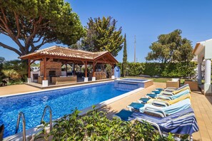 Villa | 4 bedrooms - Villa Amendoeira in Olhos de gua (Albufeira)