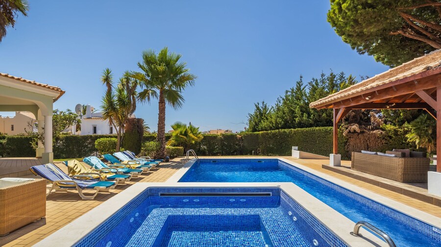 Villa Amendoeira in Olhos de gua