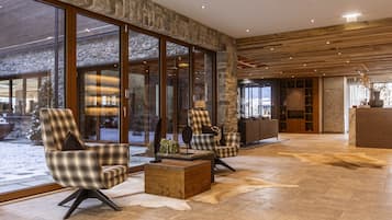 Apartment | Lobby