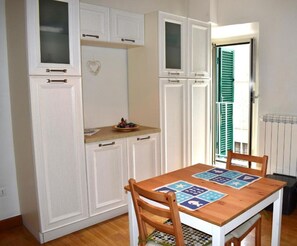 Dining - Surrounded by volcanic landscapes and archaeological sites, a short distance from Rome. (Civita Castellana)