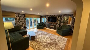 Maison Classique, patio | Coin séjour