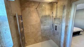 Classic House, Patio | Bathroom