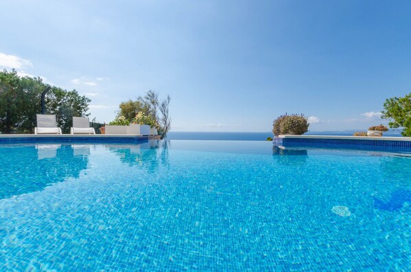 Villa | Pool | Indoor pool, outdoor pool - Villa With Swimming Pool in Llucmajor (Llucmajor)