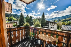 Outdoor dining - 350m from resort center, 2nd floor, balcony, ski locker, 50m², Les Gets (Les Gets)