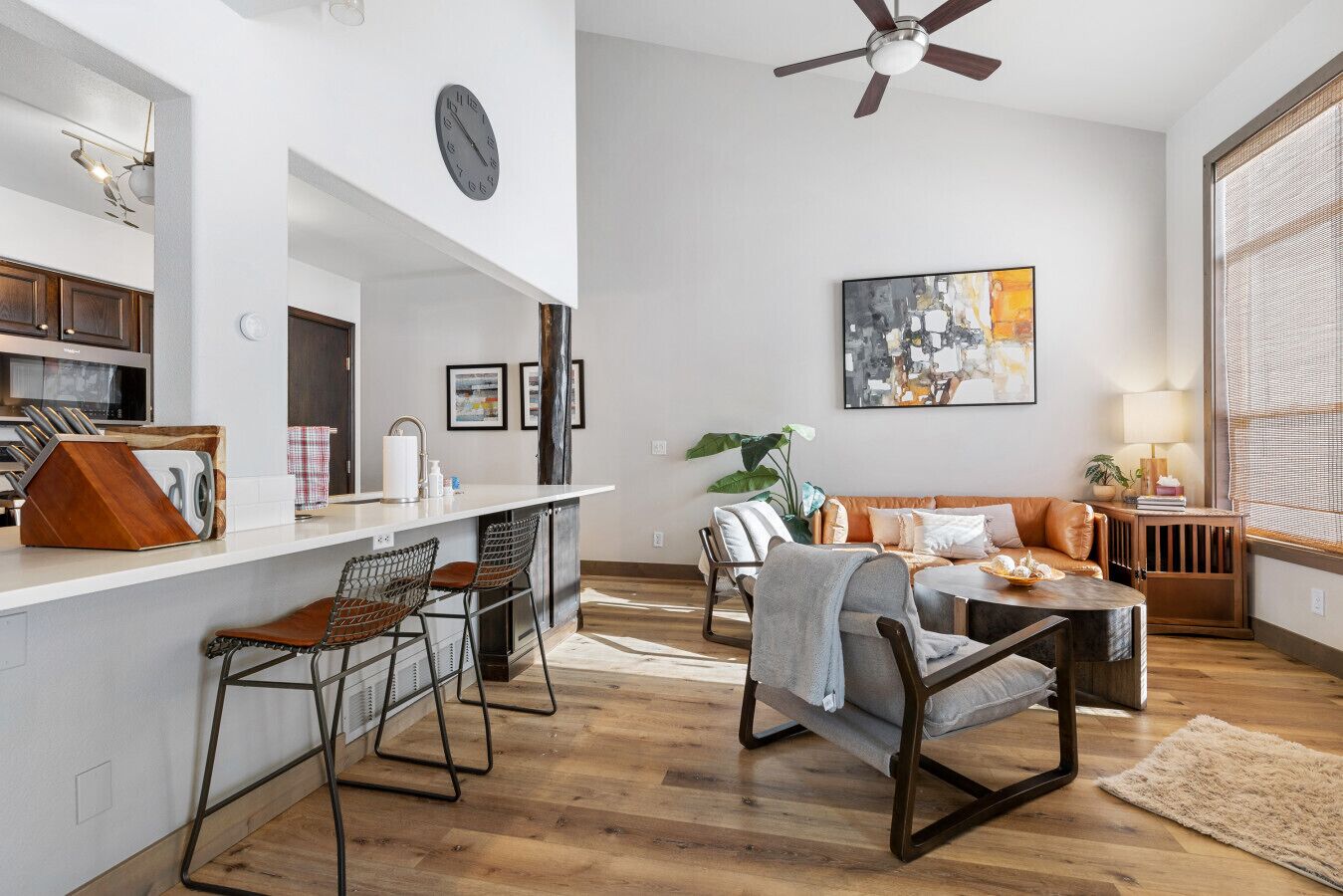 Smart-TV, peis og bøker