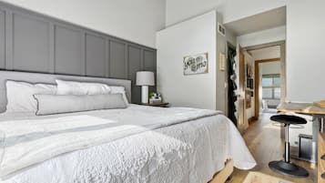 3 bedrooms, travel crib, free WiFi, bed sheets