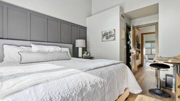 3 多间卧室、旅行婴儿床、免费 WiFi、床单