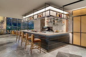 Bar (on property) - Hilton Garden Inn Mumbai International Airport (Mumbai)