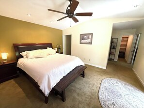 3 bedrooms, in-room safe, desk, iron/ironing board