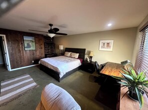 3 bedrooms, desk, iron/ironing board, free WiFi