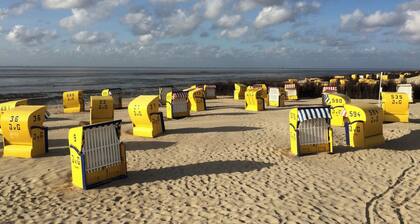 3 Zimmer, Küchenzeile, Bad, Terrasse, großer Garten , Nichtraucher-Haus