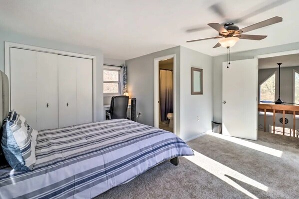 4 bedrooms, desk, iron/ironing board, travel cot