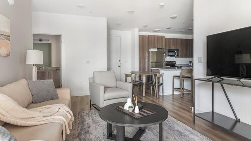 Landing | Amazing 2BD, Clubhouse, Pool