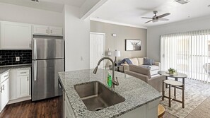Interior - Landing | Modern 1BD, Gym (Fort Worth)